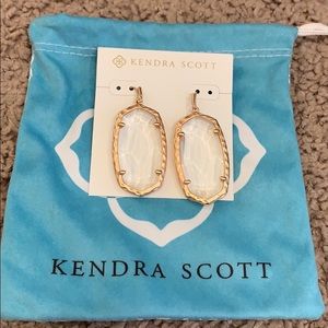 NWOT Kendra Scott rose gold Danielle earrings